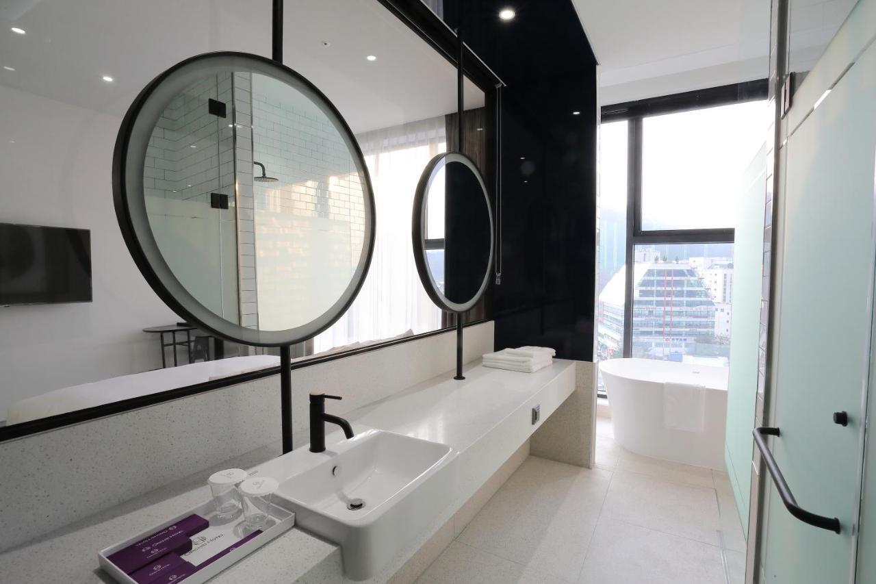 וונג'ו Orchid Hotel מראה חיצוני תמונה